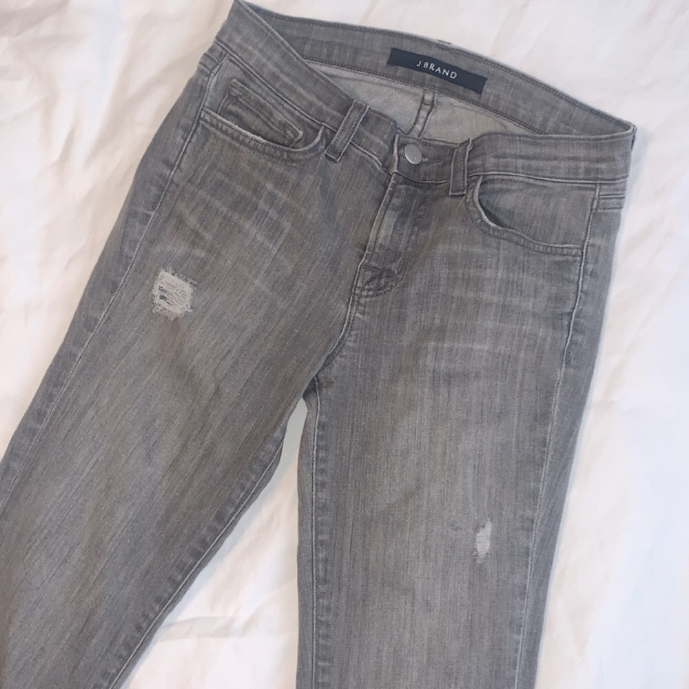 JBRAND SIZE 25 grey skinny jeans